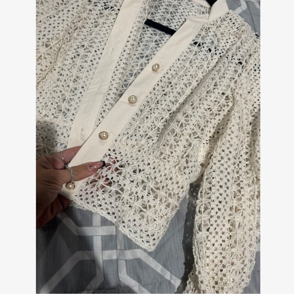 Hollow Out Knit Crochet Guipure Crop Shirt Long Sleeve Button Up Front - Picture 11 of 12